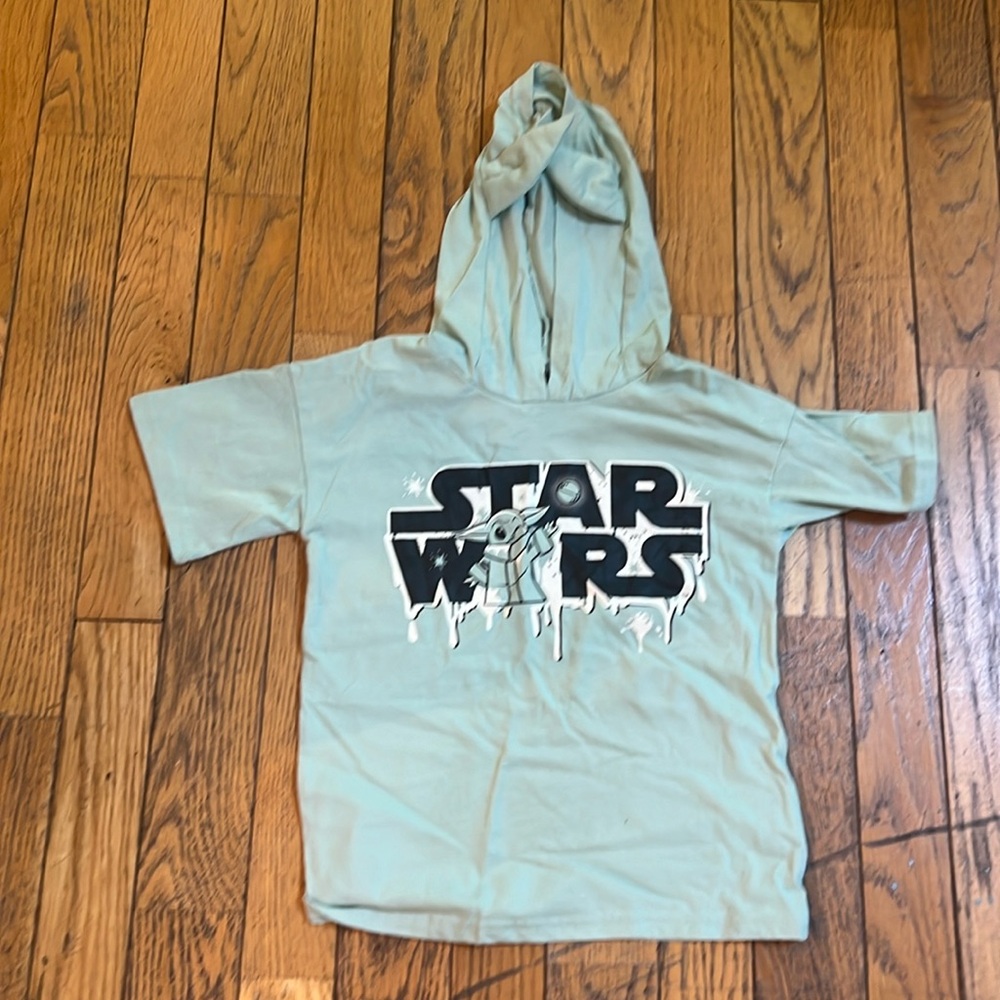 Boys size 5 Star Wars t-shirt and shorts